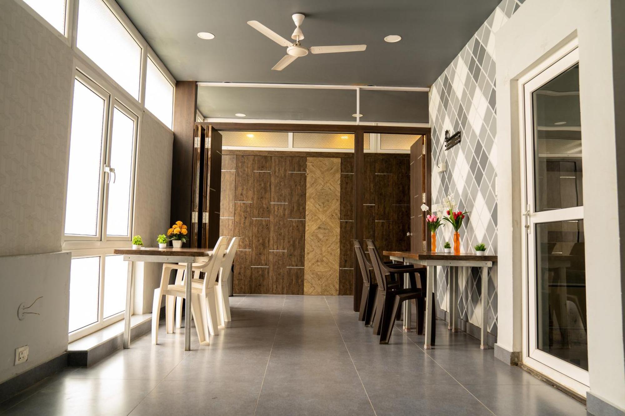 Seasons Suites Jp Nagar 벵갈루루 객실 사진