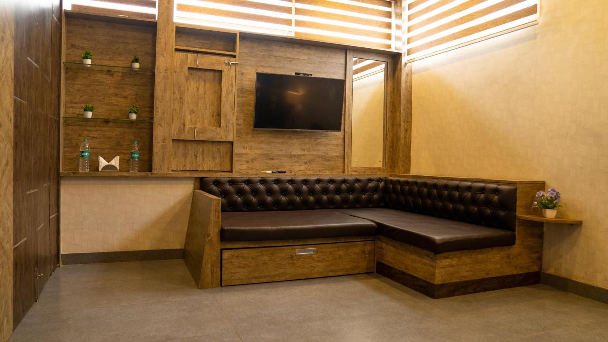 Seasons Suites Jp Nagar 벵갈루루 객실 사진